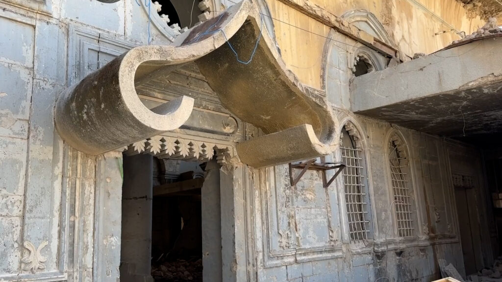 Mosul unveils first of several symbolic gates celebrating coexistence