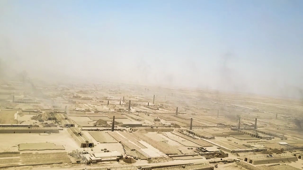 Iraq mandates brick factories to switch to natural gas within 18 months to combat pollution