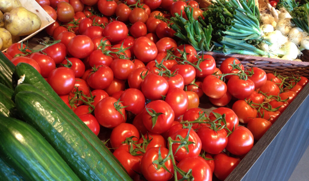 KRG lifts tomato import halt in response to rising prices and shortages