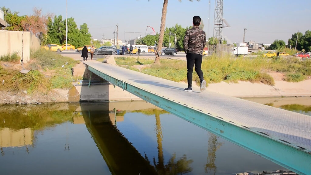 Residents demand urgent repairs to 'unsafe' bridge on Baghdad’s Army Canal expressway