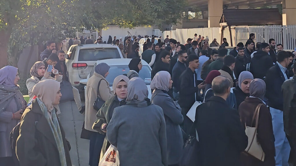 Protesters briefly shut Baghdad University over allowance decision
