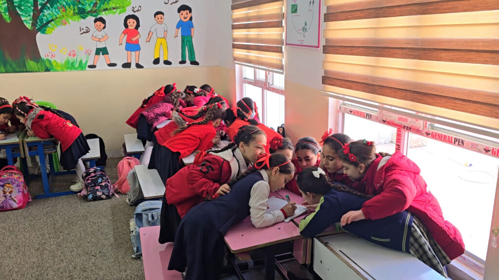 Mosul girls' school replaces rows with group circles in active learning experiment