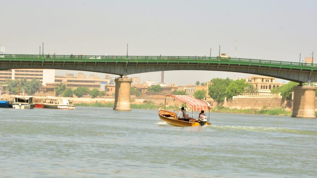 Hot weather to persist, with thundery showers possible in the north