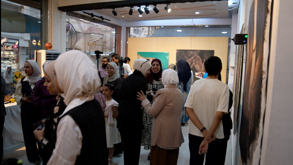 Basra exhibition turns the human hand into a language in Osama Hamdi's 'Grooves'